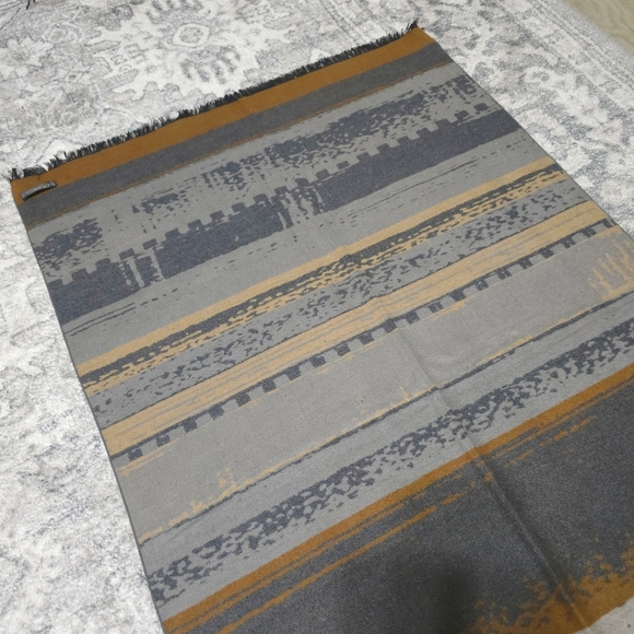 CHELSEY By Josep 100% Brushed Silk Abstract Striped Long Mens Cozy Scarf - Picture 4 of 15